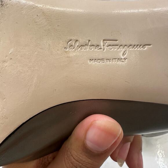 Salvatore Ferragamo Megan Metallic Grey Leather Pumps Size‎ 8 - Picture 9 of 9